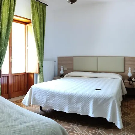 Valdirose Hotel *